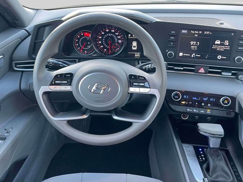 Used 2023 Hyundai Elantra SEL image 14