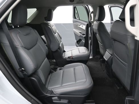 New 2026 Ford Explorer Active image 16