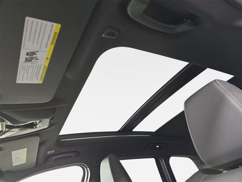 Used 2025 BMW X1 M35i w/ Premium Package image 32