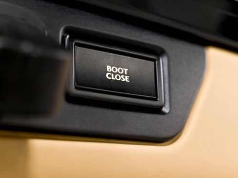 Used 2017 Bentley Mulsanne RWD image 45