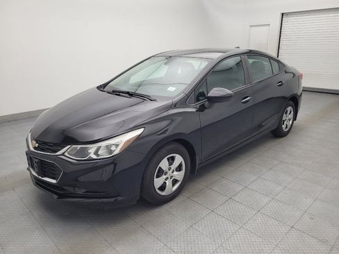 Used 2018 Chevrolet Cruze LS FWD image 2