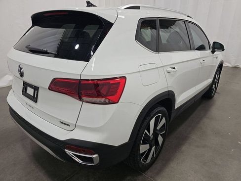 Used 2024 Volkswagen Taos SEL AWD/4WD image 3