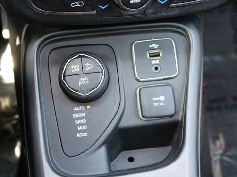 Used 2017 Jeep Compass Trailhawk w/ Leather Interior Group image 22