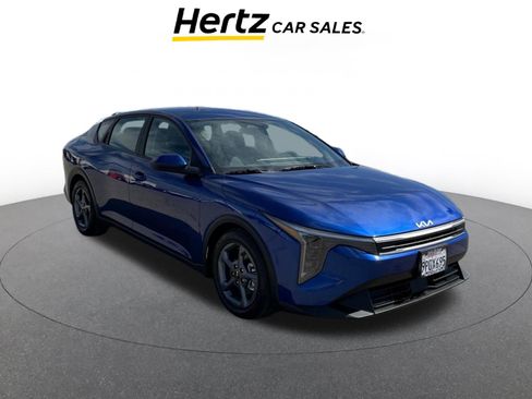 Used 2025 Kia K4 LXS image 1