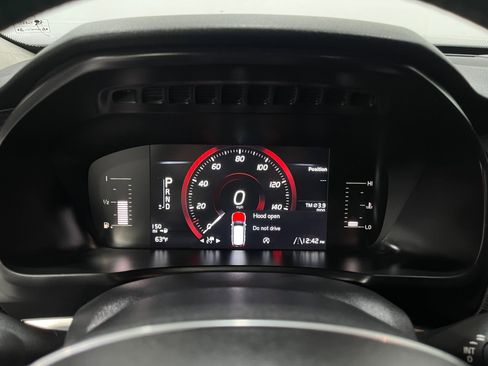 Used 2017 Volvo XC90 T5 Momentum w/ Vision Package image 22