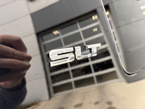 Used 2014 GMC Yukon XL SLT w/ SLT Chrome Package image 7