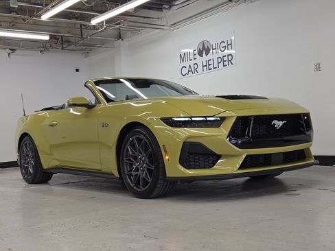 Used 2025 Ford Mustang GT Premium w/ GT Performance Package RWD image 6