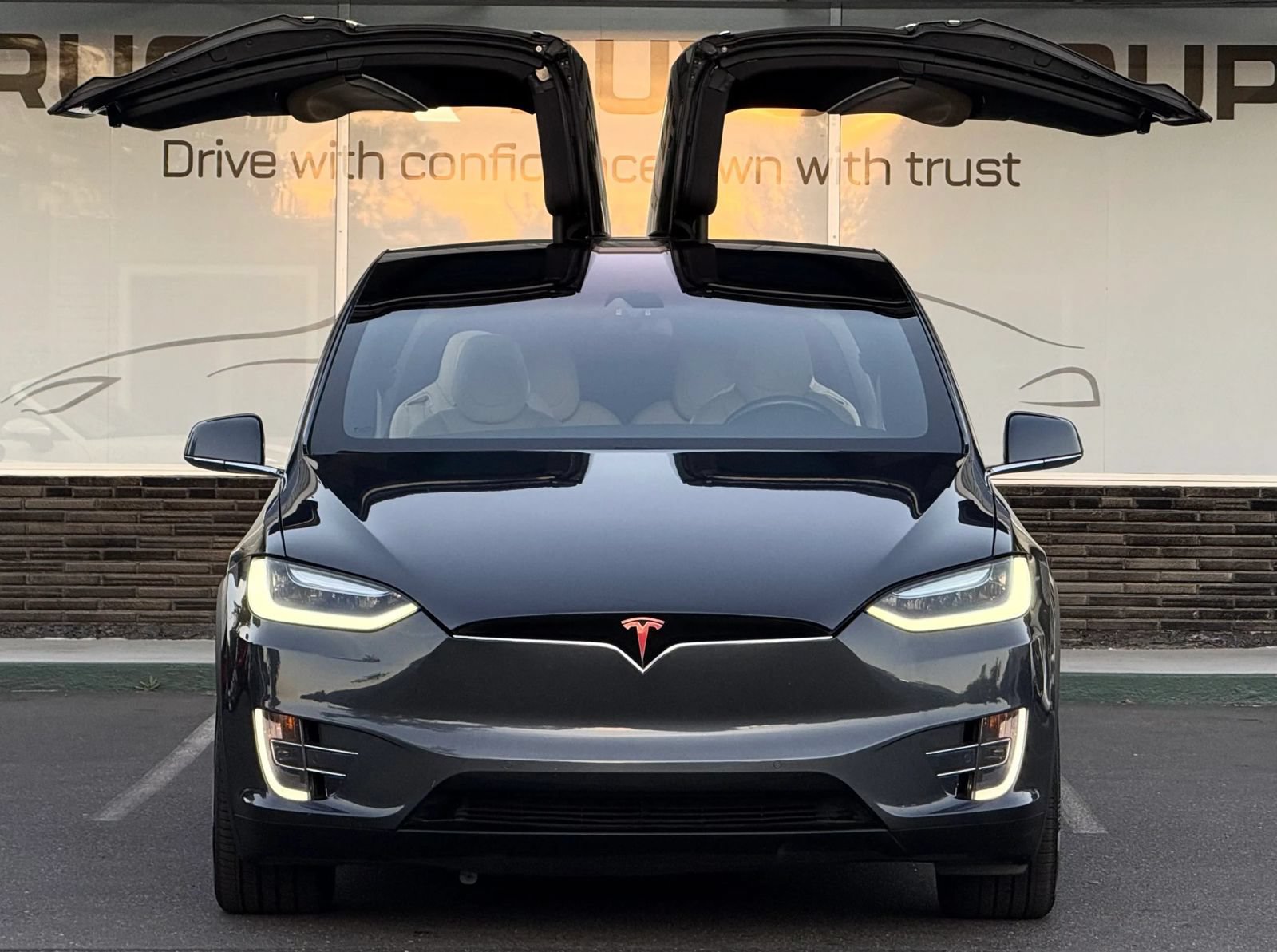 Used 2016 Tesla Model X 75D AWD/4WD image 2