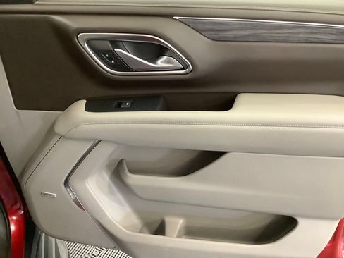 Used 2022 GMC Yukon SLT w/ SLT Luxury Package AWD/4WD image 35
