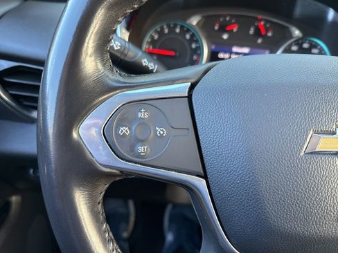 Used 2020 Chevrolet Traverse LT image 32