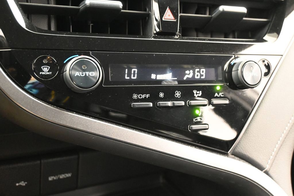 Used 2024 Toyota Camry SE w/ Convenience Package FWD image 18
