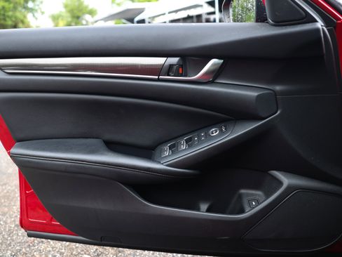 Used 2018 Honda Accord Sport image 42