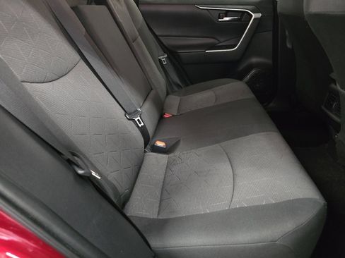 Certified 2020 Toyota RAV4 XLE w/ Convenience Package image 18