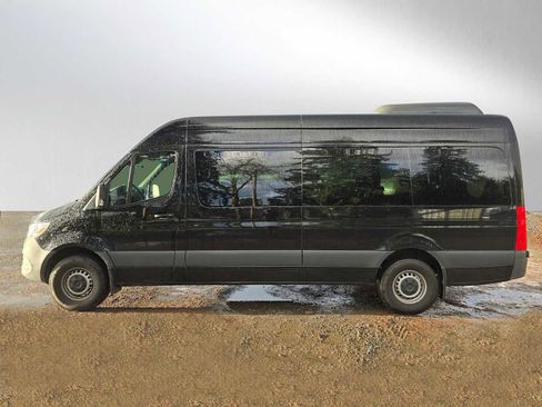 Used 2024 Mercedes-Benz Sprinter 2500 image 6