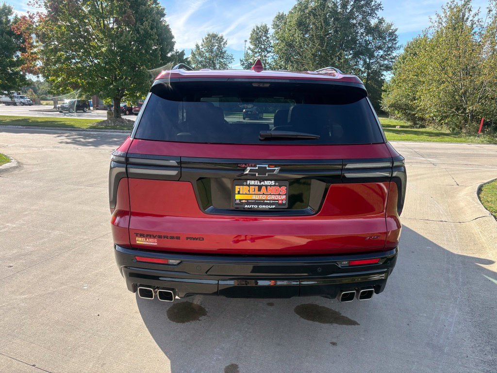 Used 2024 Chevrolet Traverse RS w/ LPO, Floor Liner Package AWD/4WD image 8