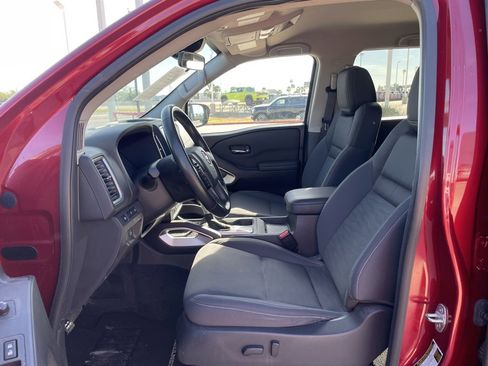 Certified 2023 Nissan Frontier SV w/ SV Convenience Package image 13