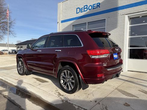 Used 2017 Jeep Grand Cherokee Overland image 3
