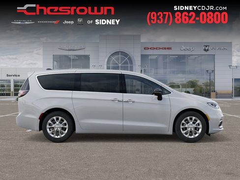 New 2026 Chrysler Pacifica Limited FWD image 21