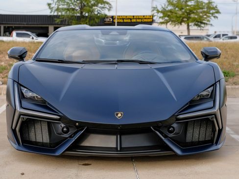 Used 2025 Lamborghini Revuelto image 5