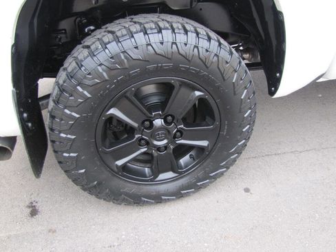 Used 2017 Toyota Tundra SR5 image 31