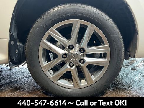 Used 2013 Lexus LX 570 4WD w/ Luxury Pkg image 40