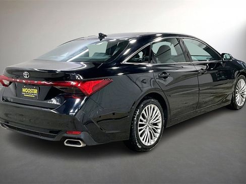 Used 2020 Toyota Avalon Limited image 5