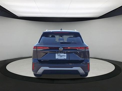 New 2026 Volkswagen Tiguan SE FWD image 6