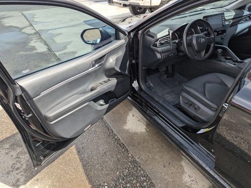 Used 2021 Toyota Camry XSE image 8