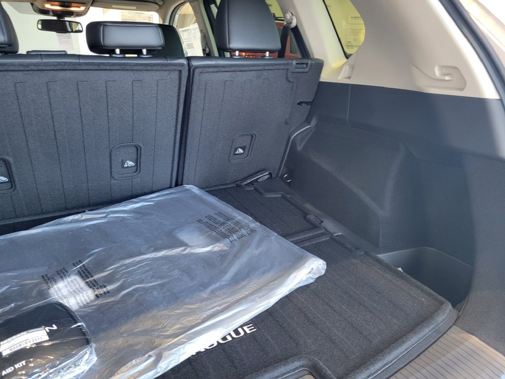New 2026 Nissan Rogue Platinum AWD/4WD image 32
