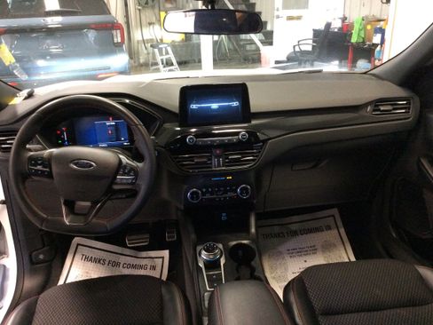 Used 2023 Ford Escape ST-Line Select image 18