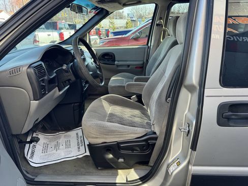 Used 2005 Chevrolet Venture LS w/ Easy Order Package image 13