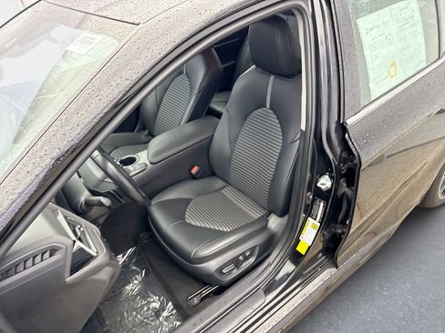 Used 2023 Toyota Camry SE image 11