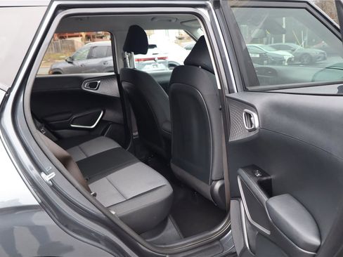 Certified 2023 Kia Soul LX w/ LX Technology Package image 32
