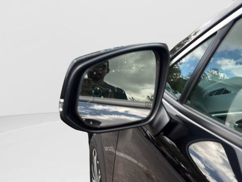 Used 2023 Toyota Corolla Cross XLE FWD image 26
