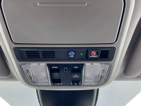 Used 2023 Honda Odyssey Elite image 35