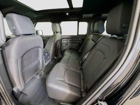 Certified 2025 Land Rover Defender 110 S AWD/4WD image 27