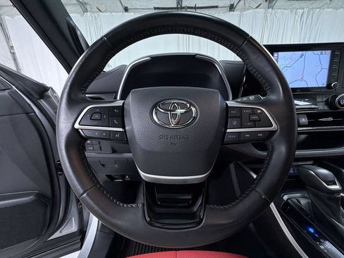Used 2022 Toyota Highlander XSE AWD/4WD image 26