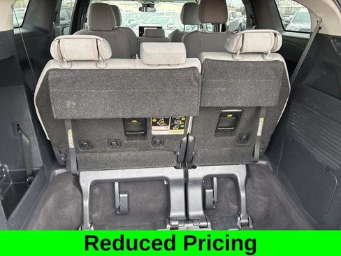 Used 2025 Toyota Sienna LE FWD image 30