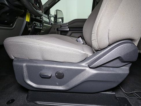 Used 2022 Ford F250 XLT w/ XLT Premium Package image 32