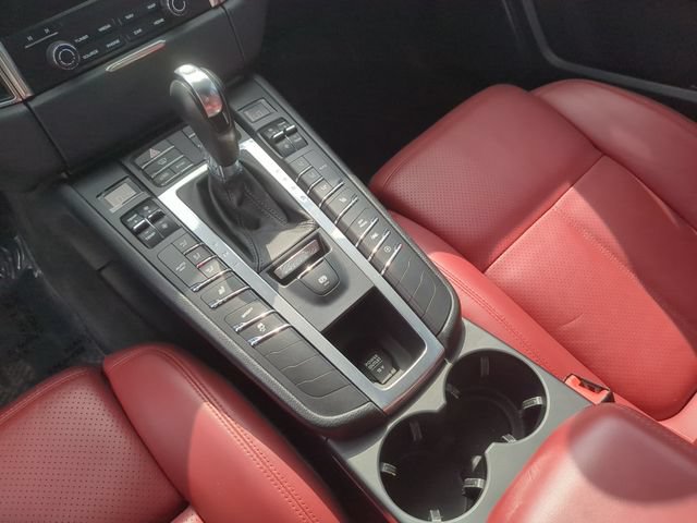 Used 2018 Porsche Macan AWD/4WD image 18