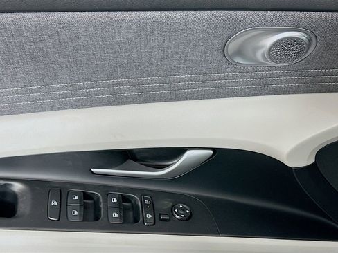 New 2026 Hyundai Elantra Limited image 19