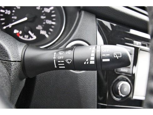 Certified 2019 Nissan Rogue SV w/ Premium Package image 14