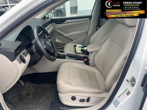 Used 2021 Volkswagen Passat 2.0T SE image 4