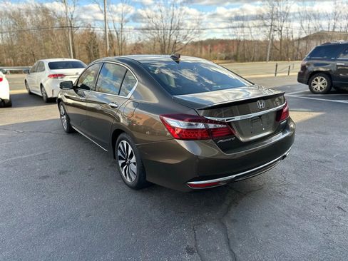 Used 2017 Honda Accord EX-L image 5