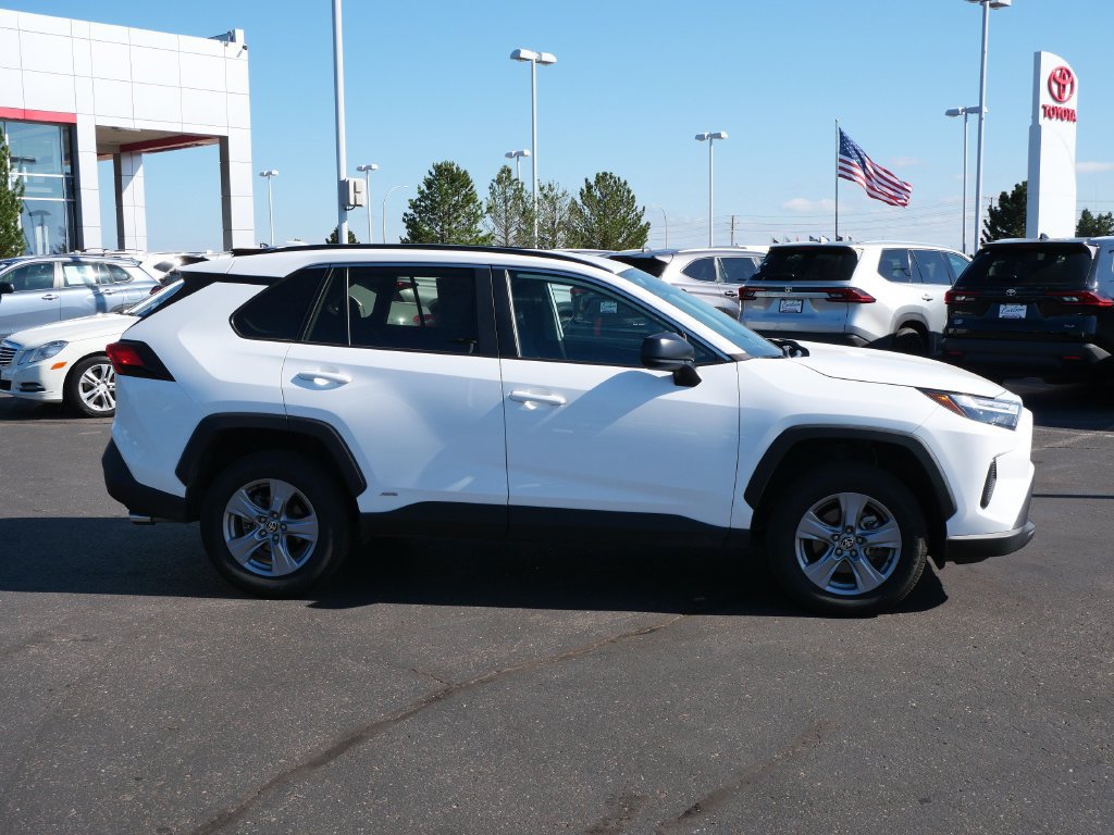 Certified 2025 Toyota RAV4 LE AWD/4WD image 4