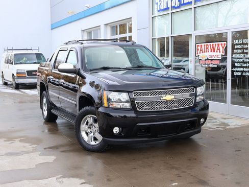 Used 2012 Chevrolet Avalanche LTZ image 41