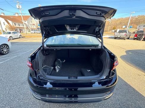 Certified 2025 Volkswagen Jetta SEL image 21