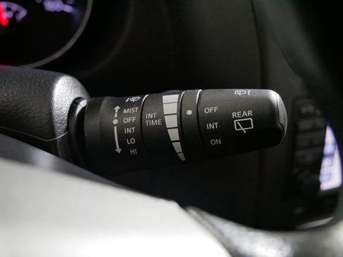 Used 2013 Nissan Rogue SV w/ Premium Pkg image 32