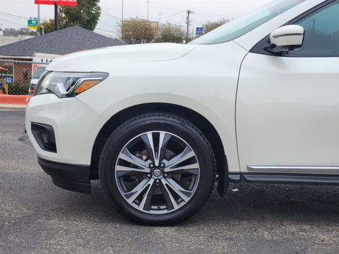 Used 2017 Nissan Pathfinder Platinum w/ Cargo Package image 8