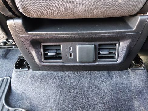 Used 2023 Chevrolet Silverado 1500 LT AWD/4WD image 10